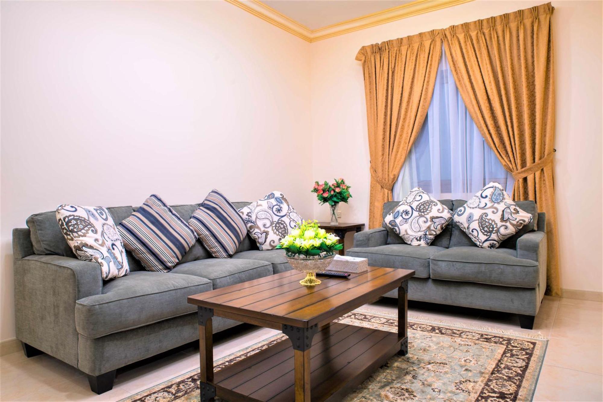 سارة للشقق الفندقية Sara Furnished Apartments Ал Хубар Екстериор снимка