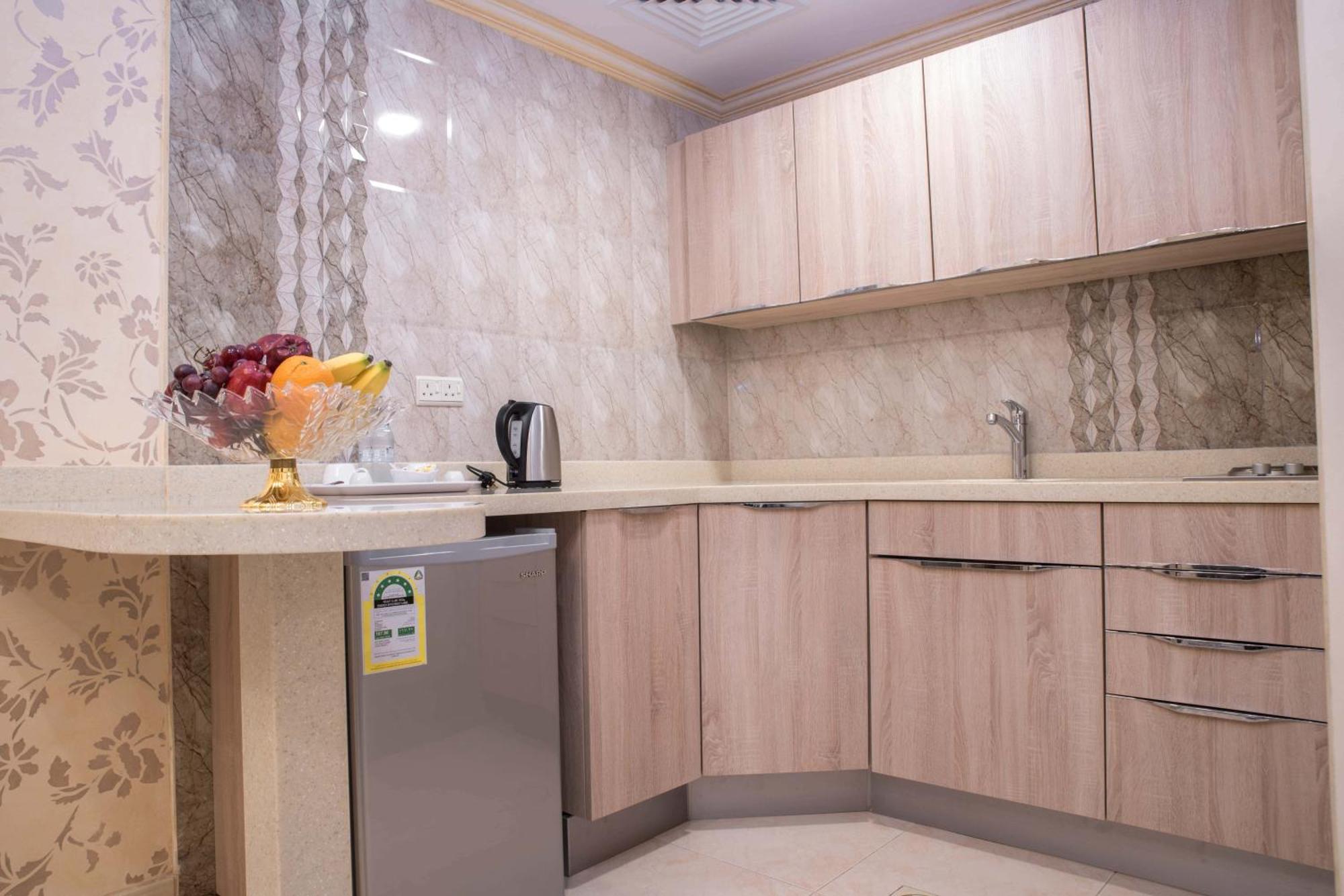 سارة للشقق الفندقية Sara Furnished Apartments Ал Хубар Екстериор снимка