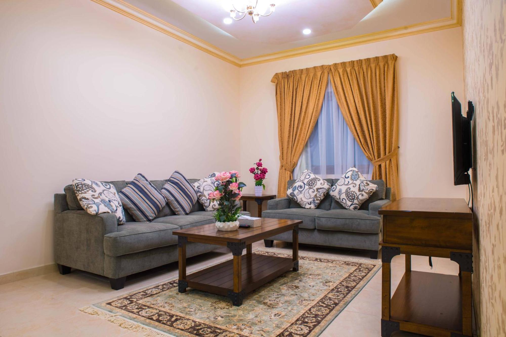 سارة للشقق الفندقية Sara Furnished Apartments Ал Хубар Екстериор снимка